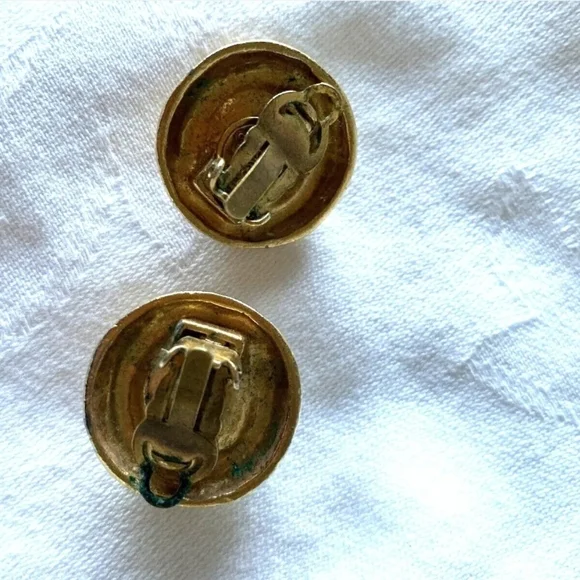 Chanel vintage gold & crystal clip on earrings Authentic - Picture 2 of 4